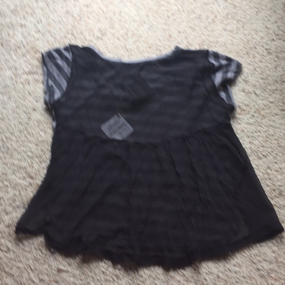 Q dorit sharon Tops Nwt Cute Tee Shirt The Back Is Sheer Poshmark